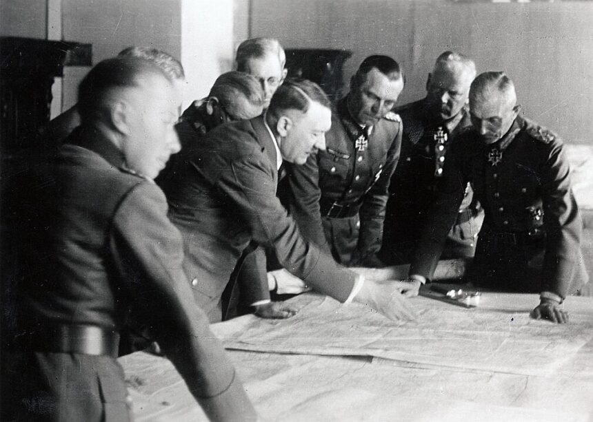 adolf hitler elete
