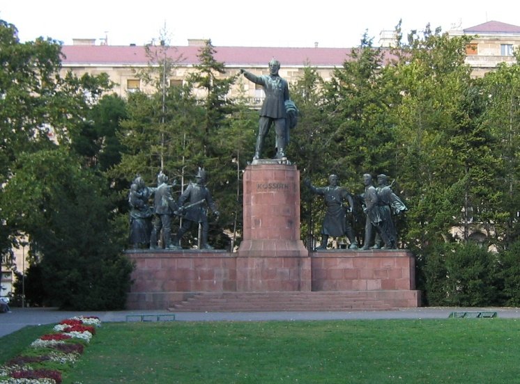 Lajos Kossuth temetési menete a Magyar Nemzeti Múzeum előtt 1894. április 1-jén